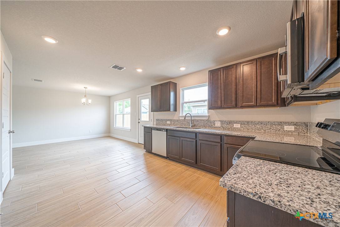 Seguin, TX 78155,300 W Martindale ST