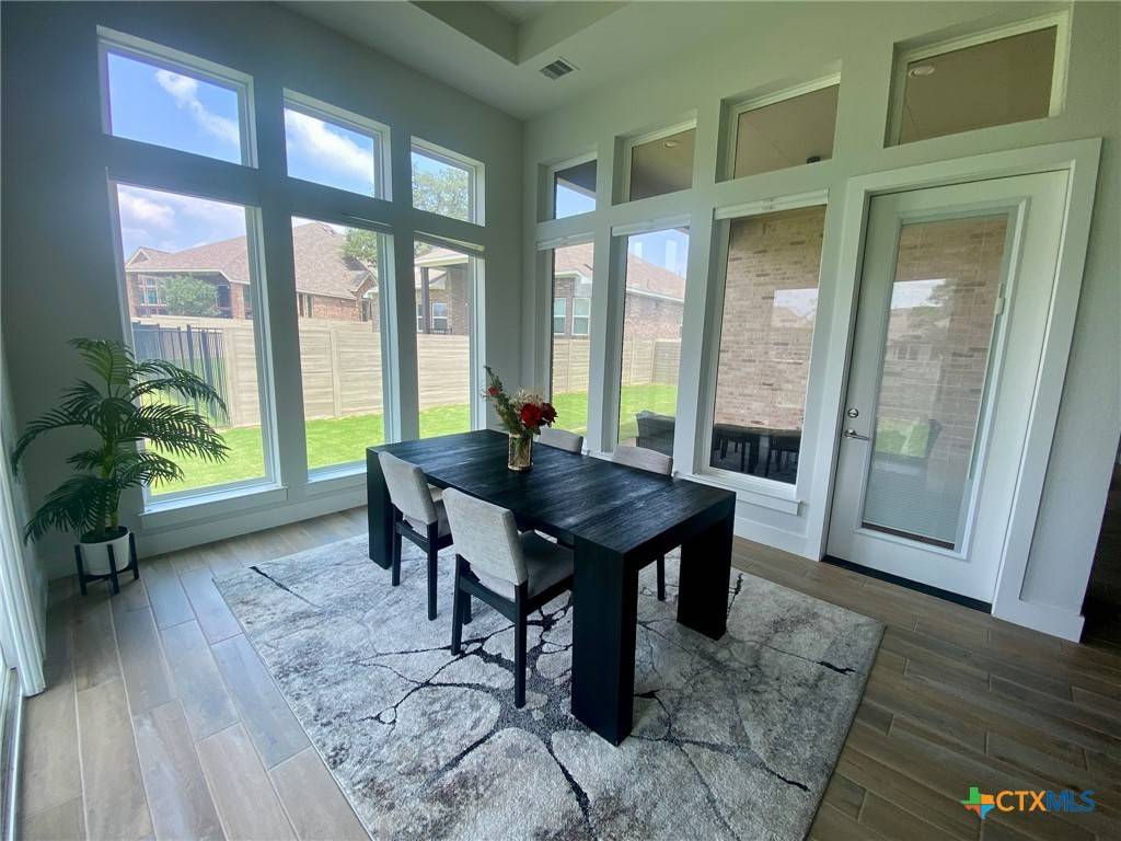 New Braunfels, TX 78132,1185 Abelia