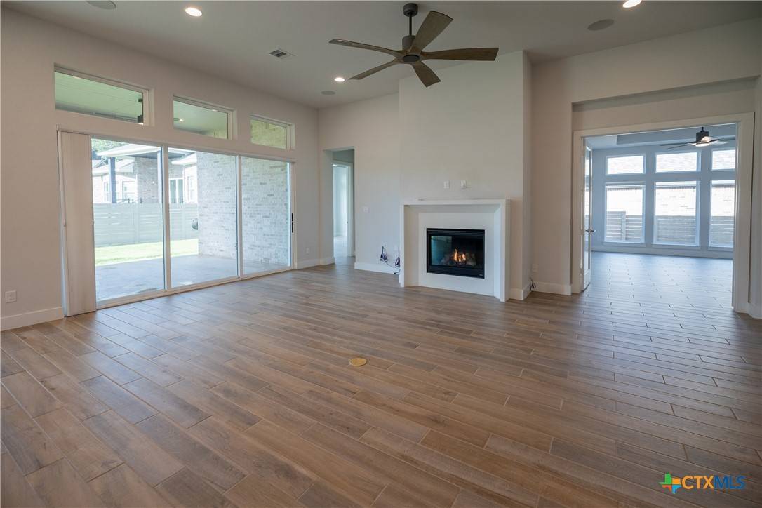 New Braunfels, TX 78132,1185 Abelia