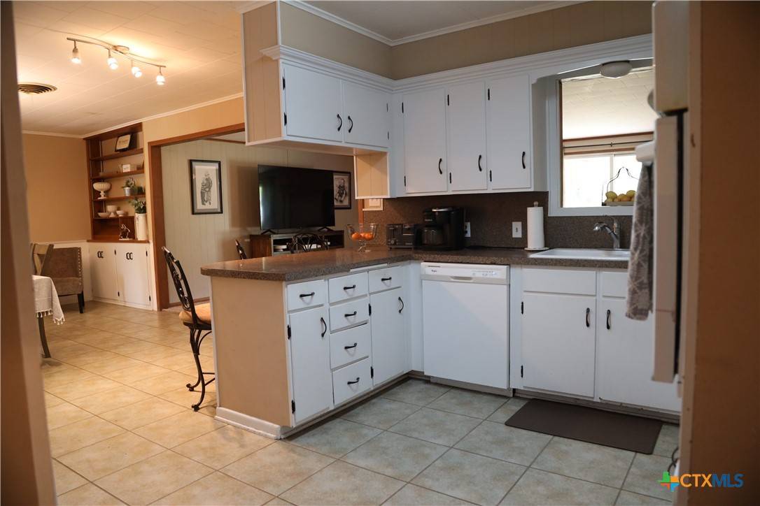 San Saba, TX 76877,1305 W Woodlawn ST