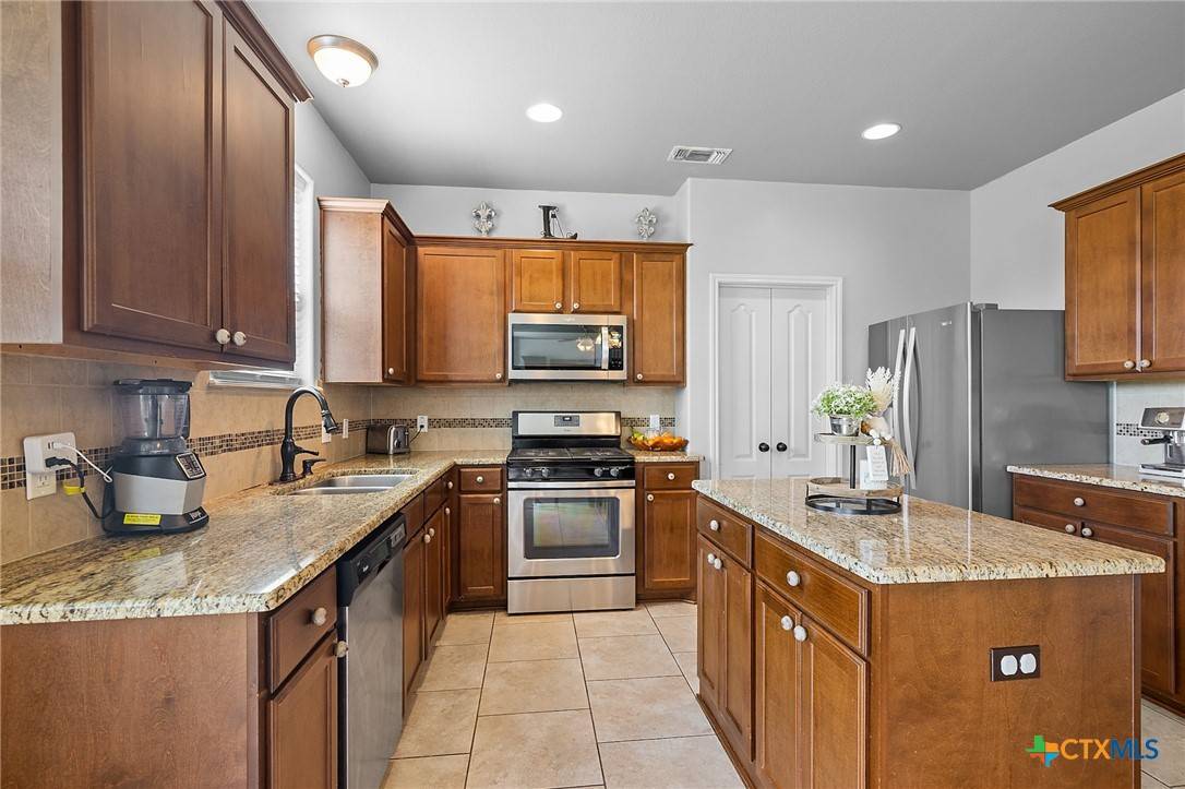 Victoria, TX 77904,125 Flint Rock CT