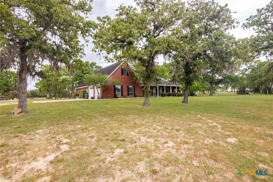 Hallettsville, TX 77964,8988 County Road 15