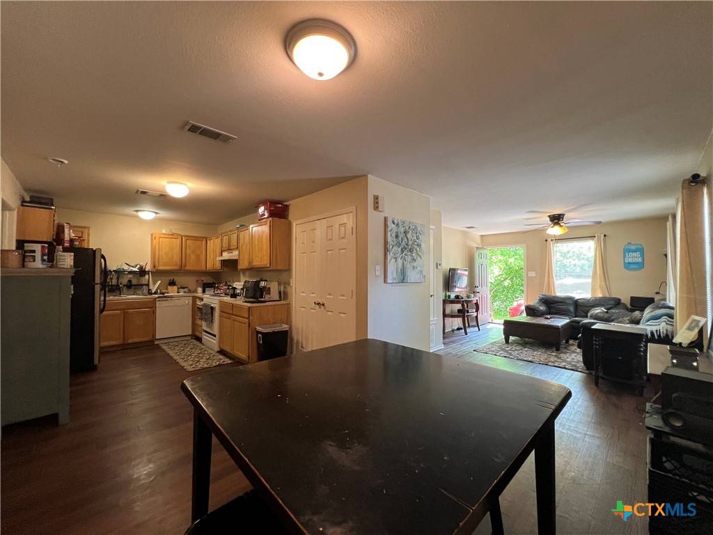 San Marcos, TX 78666,898 Advance ST