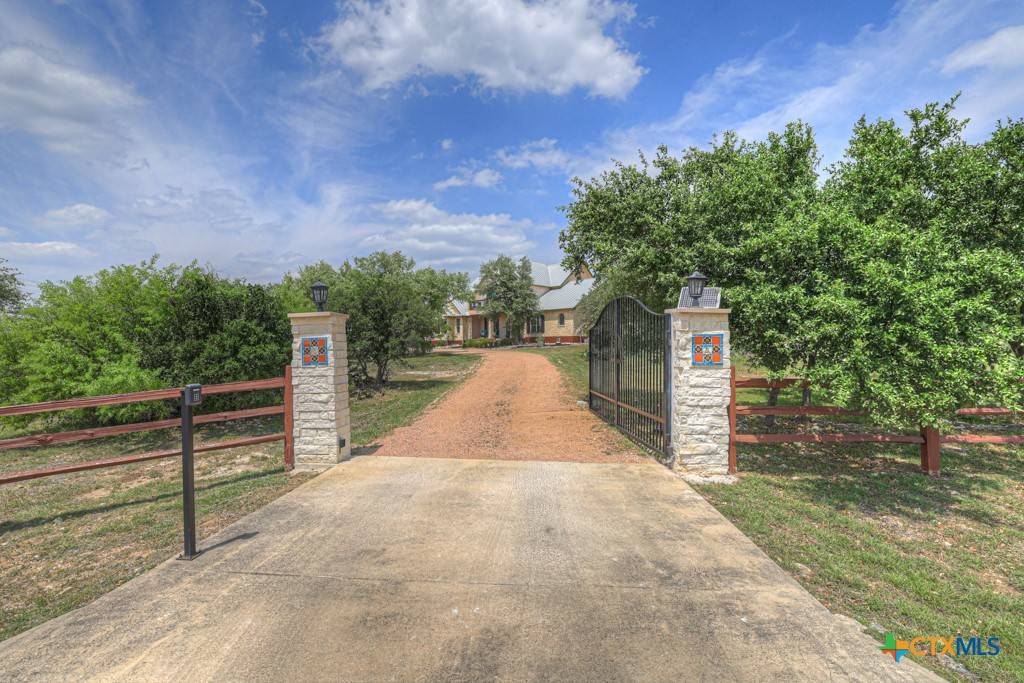 New Braunfels, TX 78132,172 River Chase DR