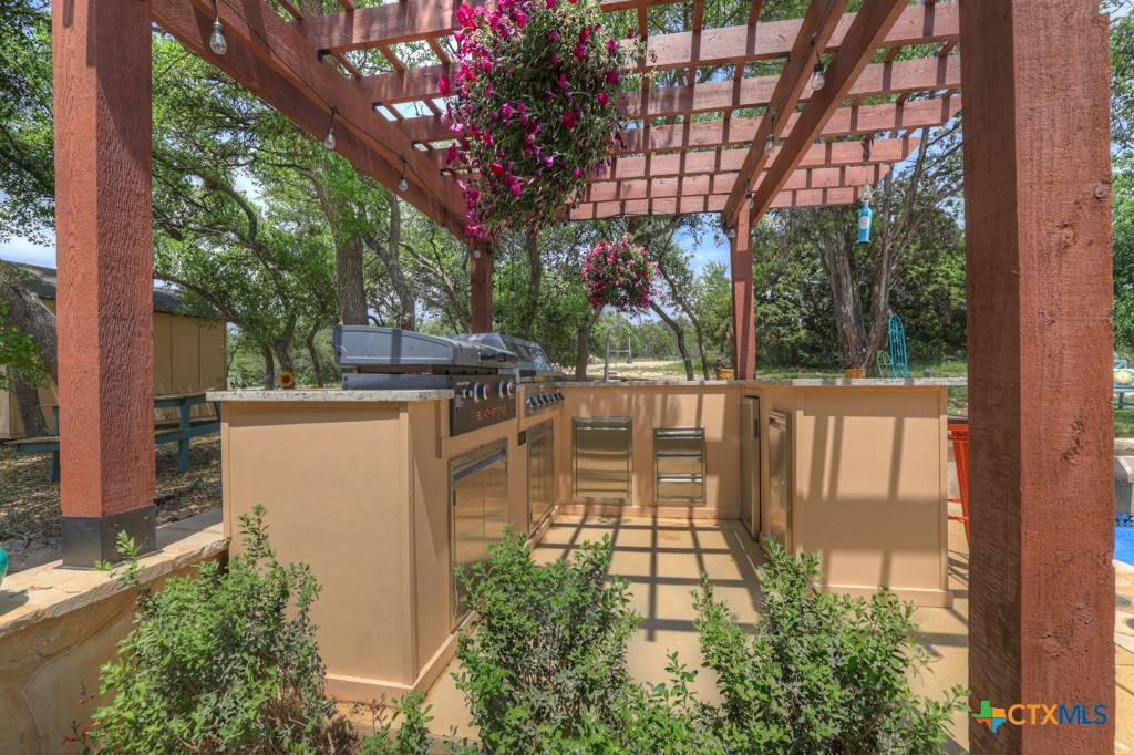 New Braunfels, TX 78132,172 River Chase DR