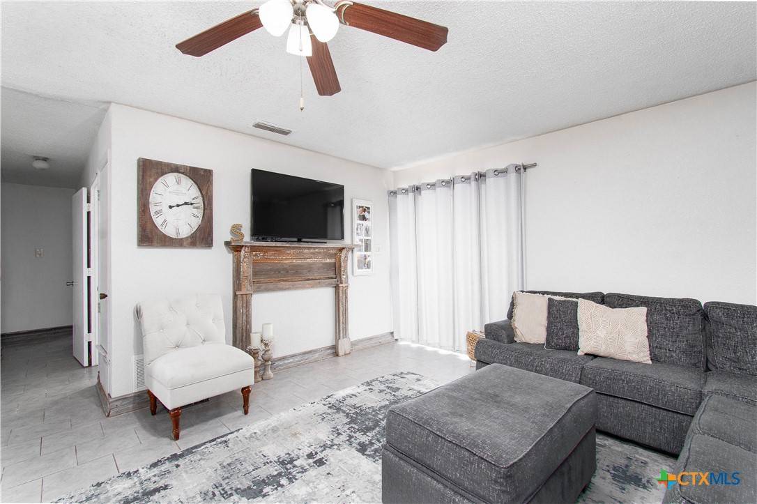 Rogers, TX 76569,209 W Prairie AVE