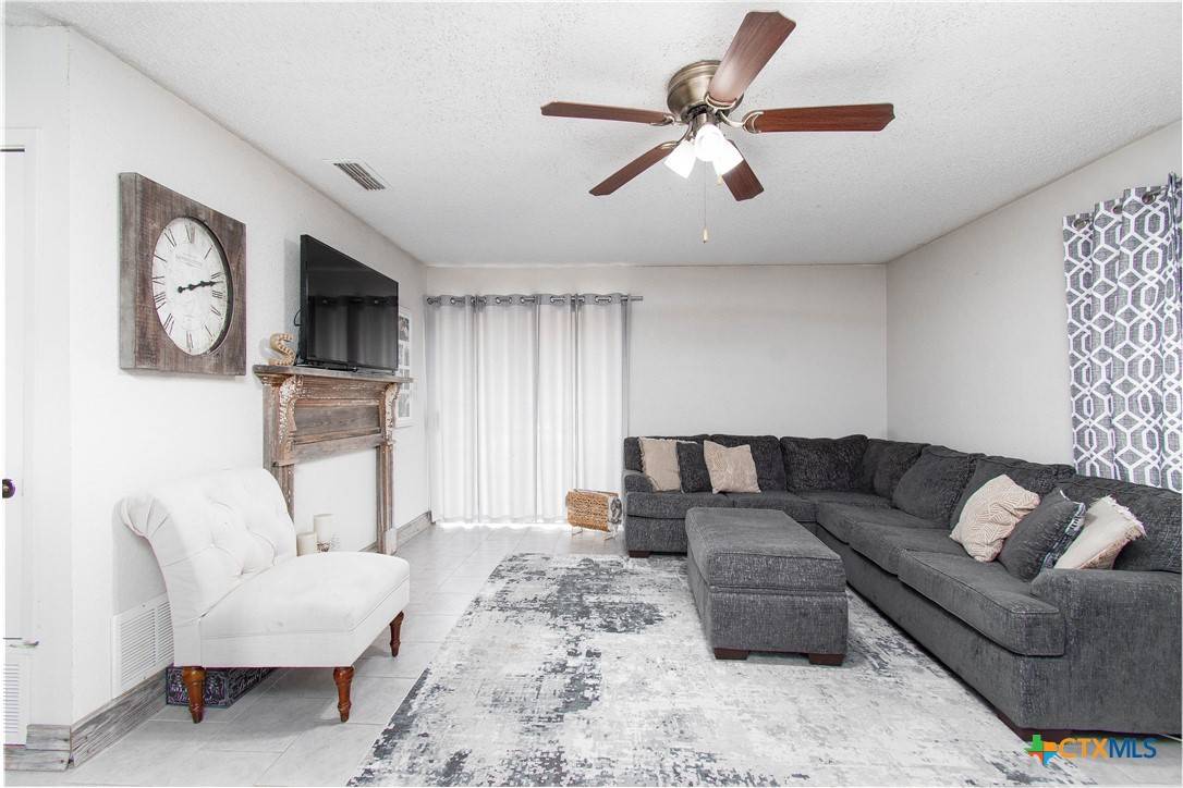 Rogers, TX 76569,209 W Prairie AVE