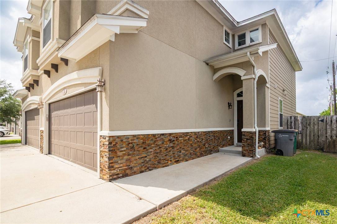 Victoria, TX 77901,111 Fleetwood DR
