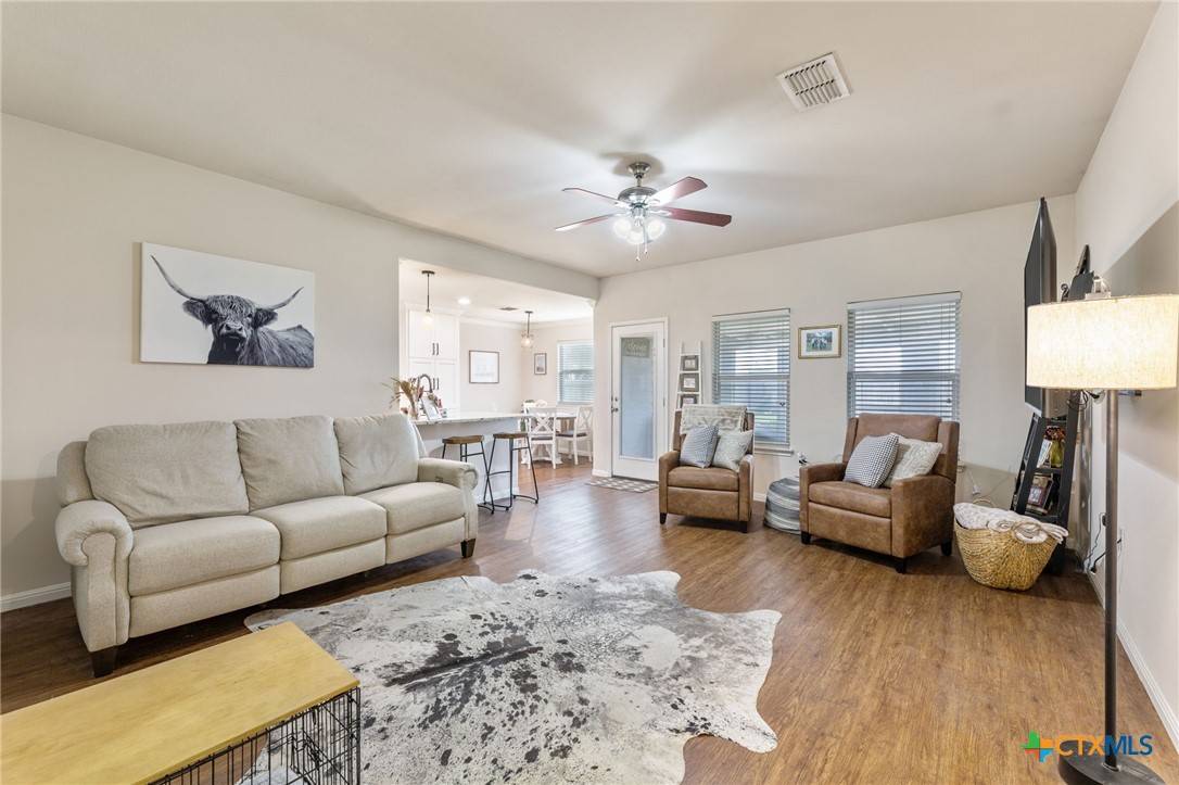 Lockhart, TX 78644,516 Christopher CV