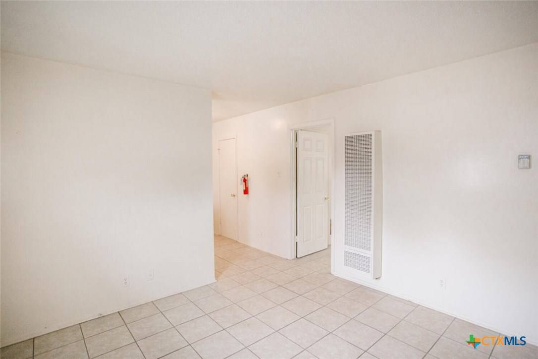 San Marcos, TX 78666,1239 N LBJ DR #E