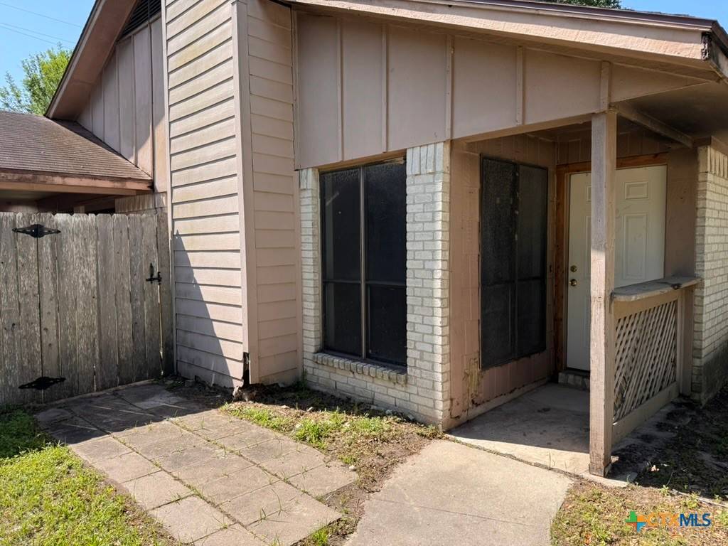 Victoria, TX 77901,217 Londonderry DR