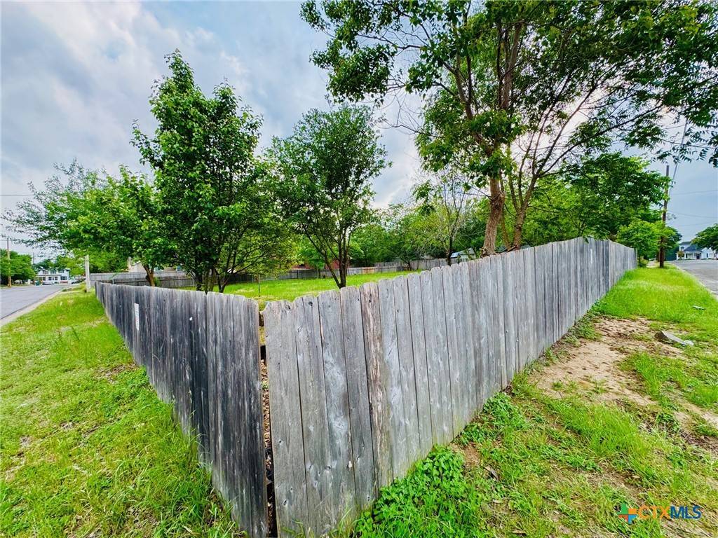 Gatesville, TX 76528,300 S 14th ST