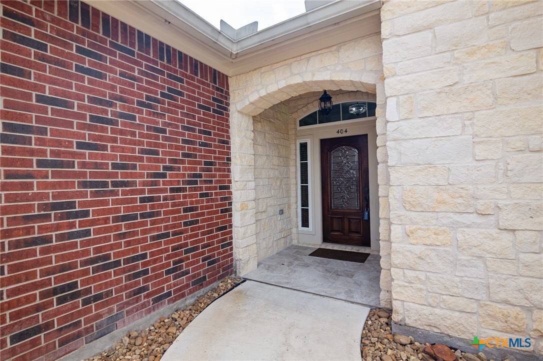 Victoria, TX 77904,404 Iron Gate