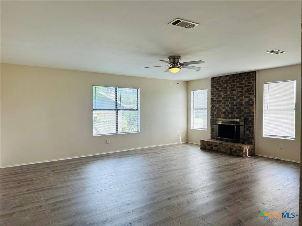 Killeen, TX 76543,4301 River Oaks DR