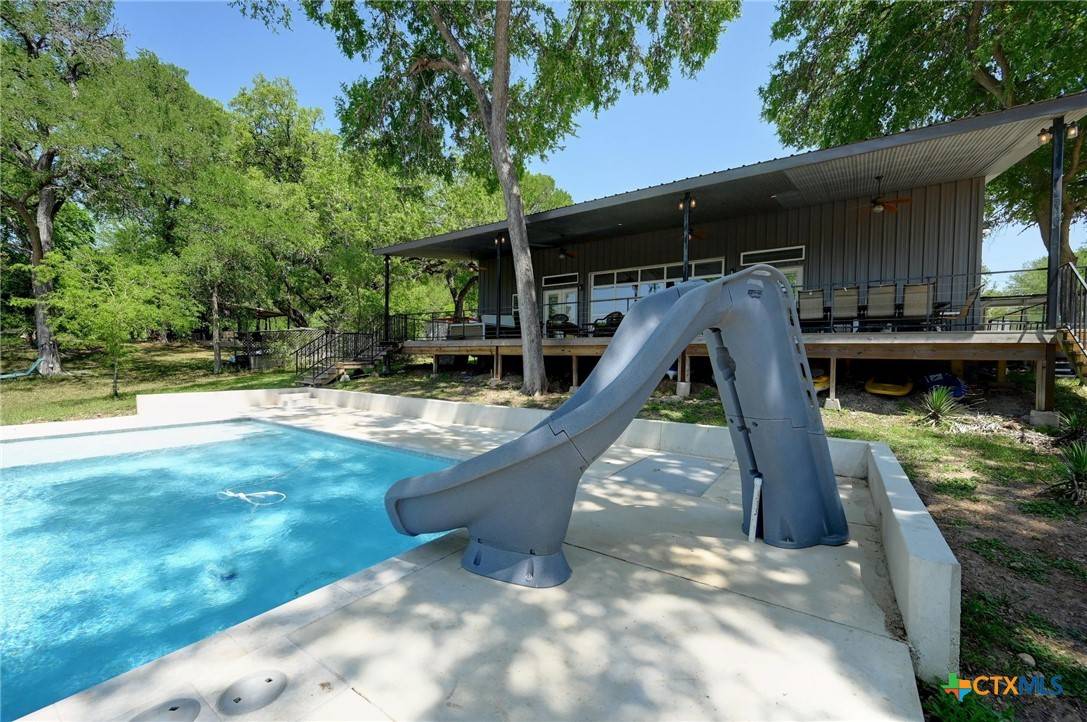 Gonzales, TX 78629,464 County Road 471 RD