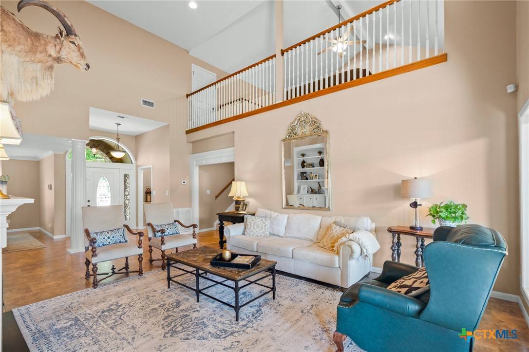 Victoria, TX 77904,406 Woodlands LN