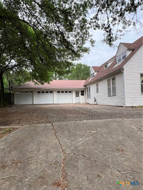 Yoakum, TX 77995,506 Edgar ST