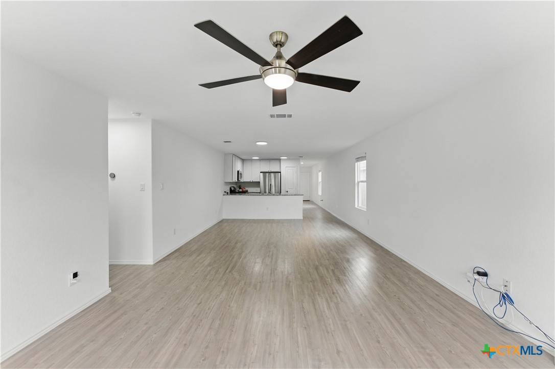 Seguin, TX 78155,5925 San Geronimo
