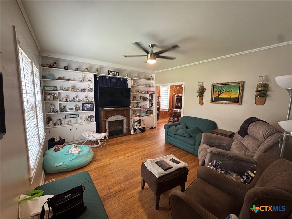Cameron, TX 76570,708 East 10th