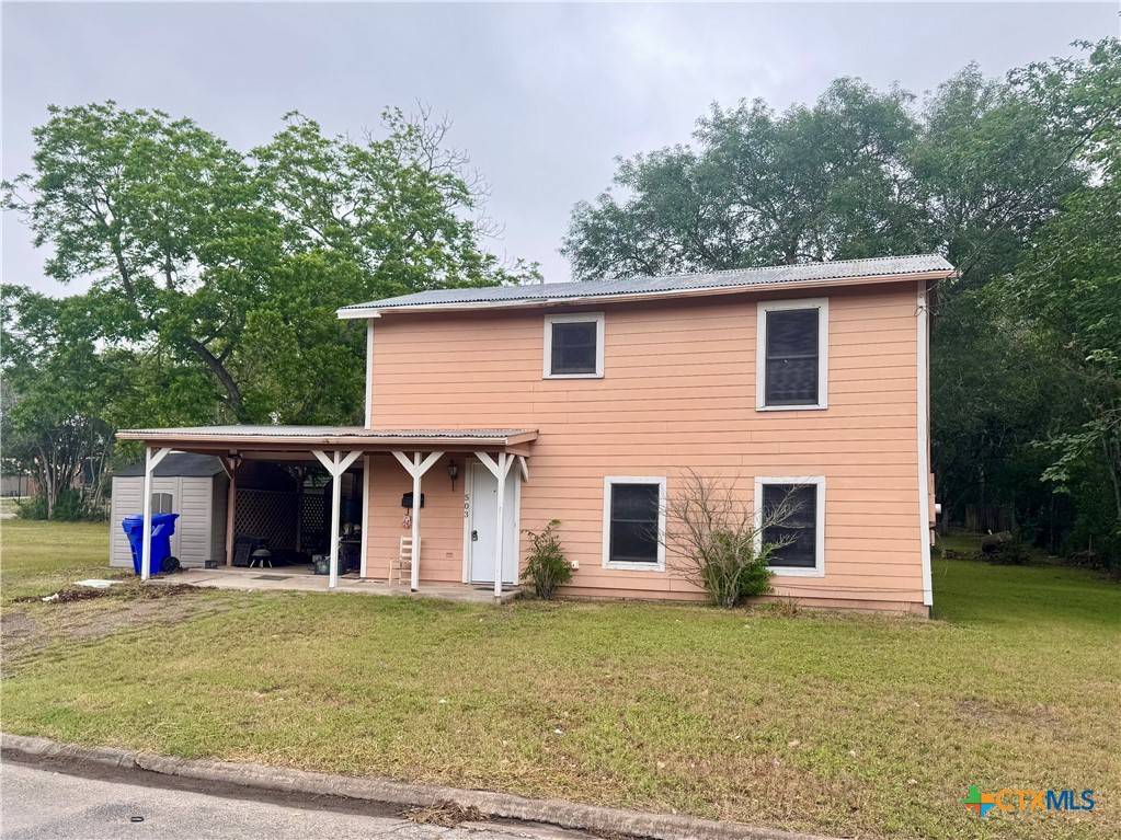 Yoakum, TX 77995,503 Dunn ST