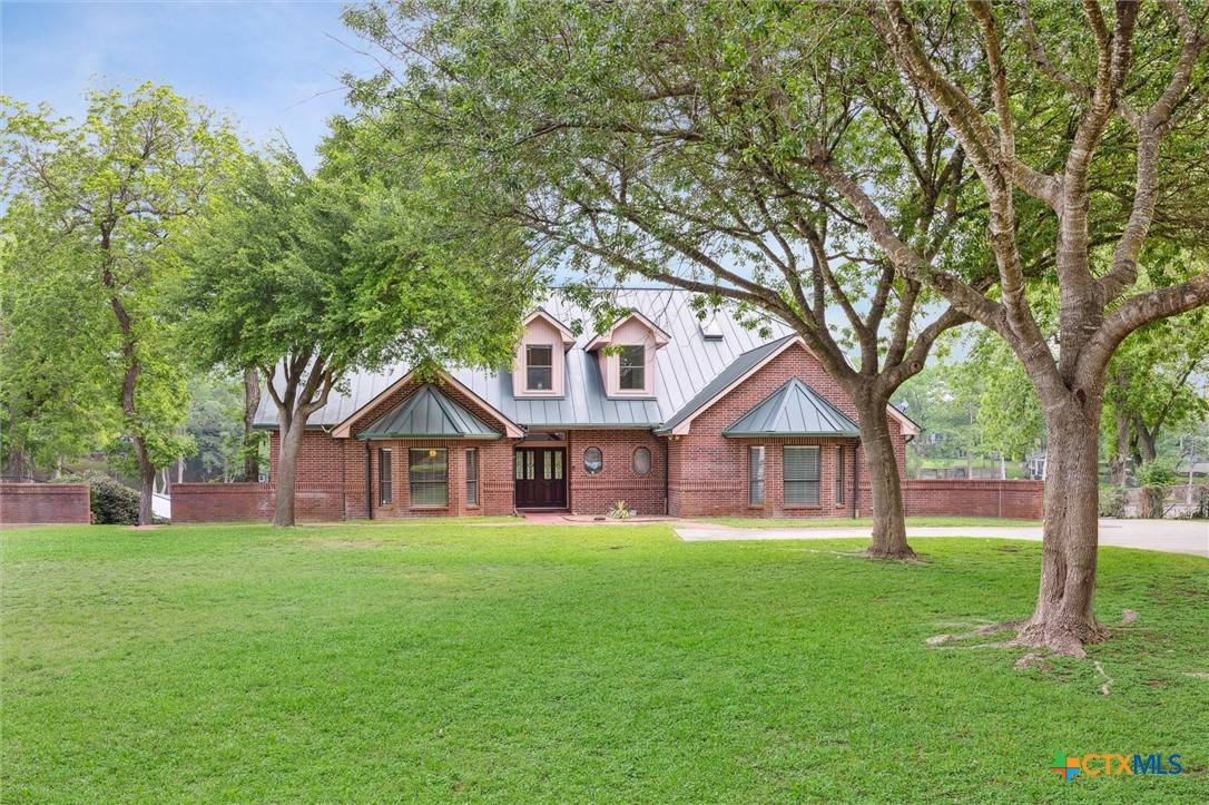 Mcqueeney, TX 78123,640 Woodlake DR