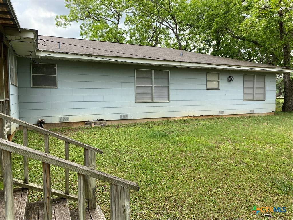 Yoakum, TX 77995,589 BLUEBONNET LN