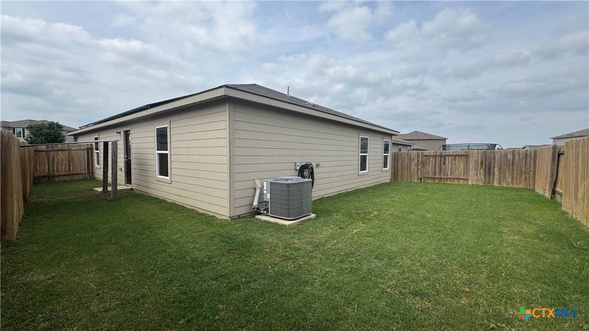 Jarrell, TX 76537,721 Yearwood LN #45E