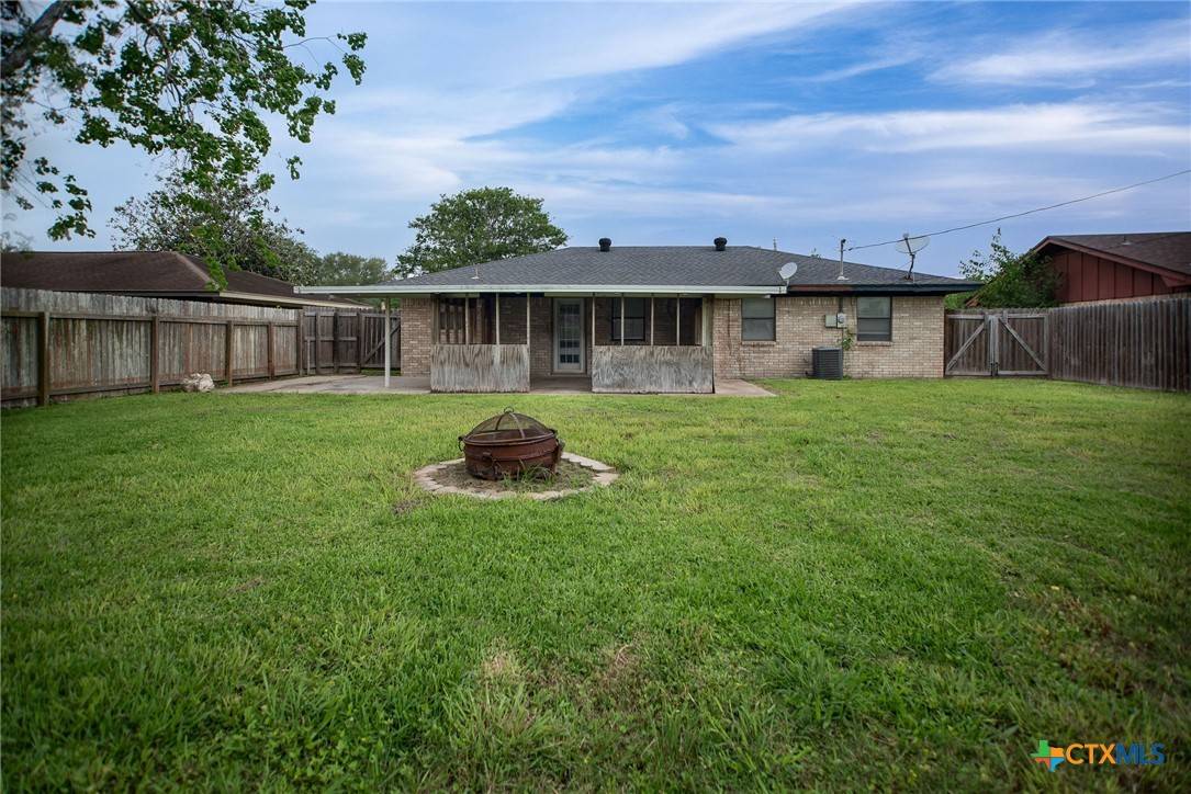 Port Lavaca, TX 77979,1612 Meadowview DR