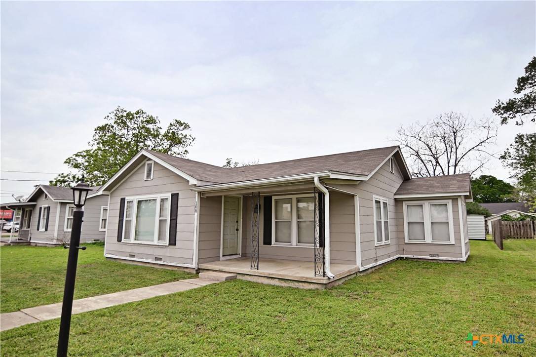 Cuero, TX 77954,108 E Clayton ST