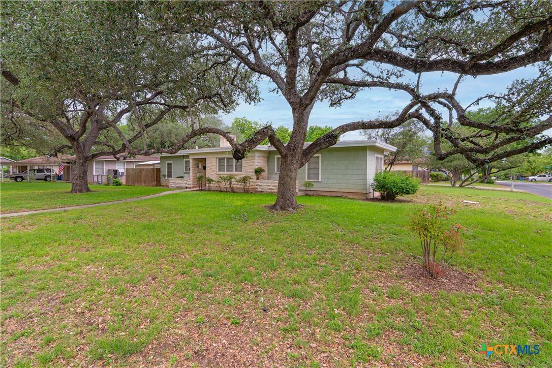 Seguin, TX 78155,451 Burges ST