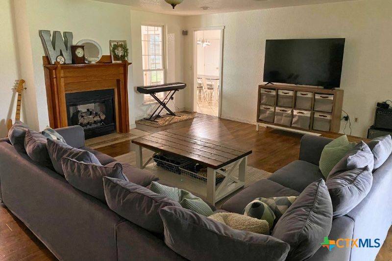 Kempner, TX 76539,953 County Road 3351