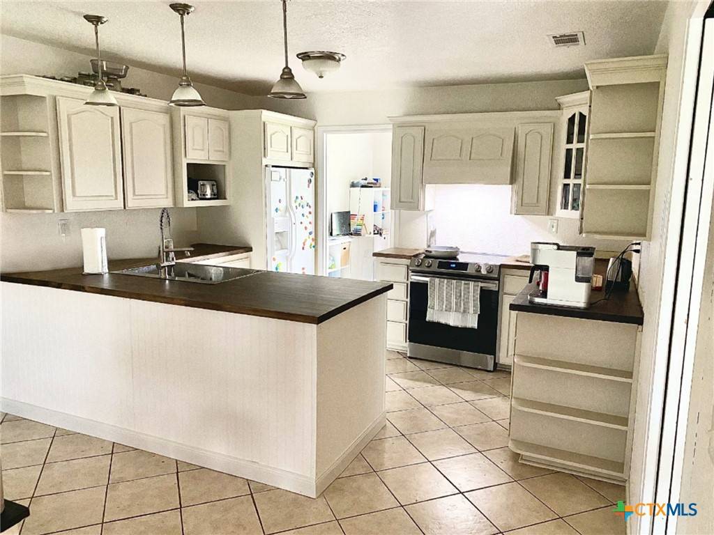 Kempner, TX 76539,953 County Road 3351