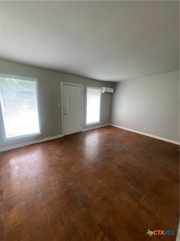 Victoria, TX 77904,709 Fern LN