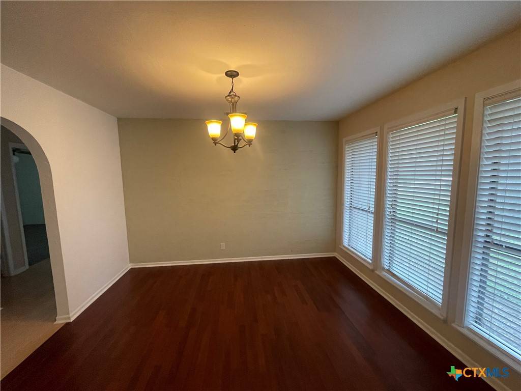 Victoria, TX 77904,218 Navajo DR