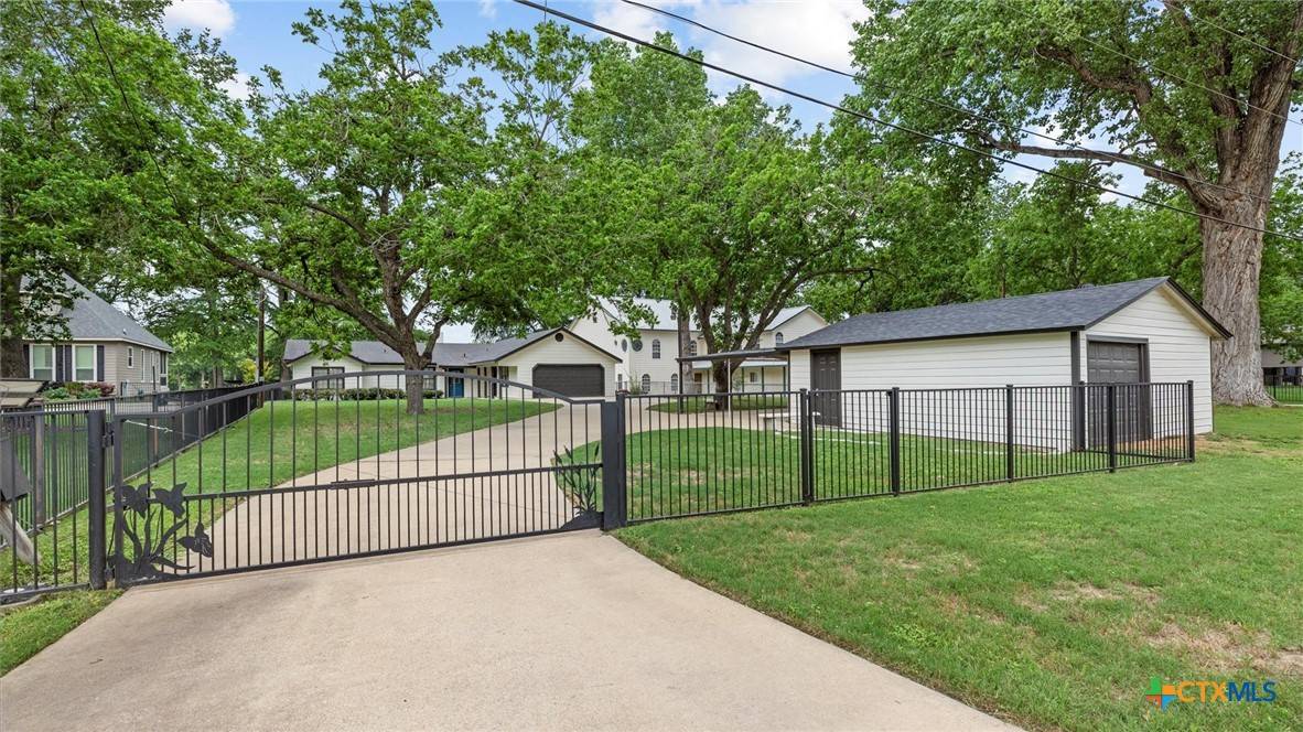 New Braunfels, TX 78130,1309 E Zipp RD