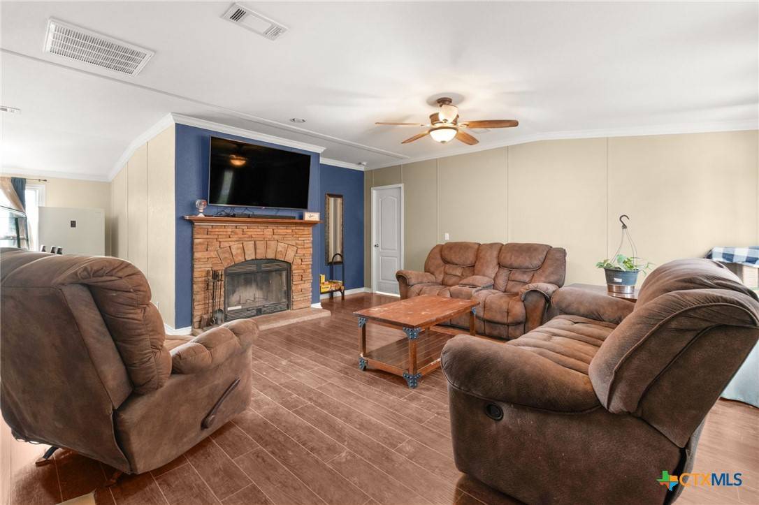 Kempner, TX 76539,411 Private Road 3447