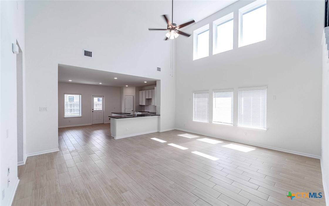 Seguin, TX 78155,1236 Sweden