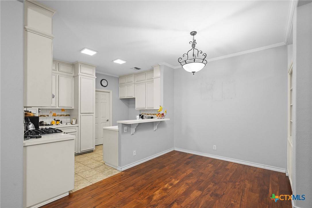 Victoria, TX 77904,214 Belmoor LN