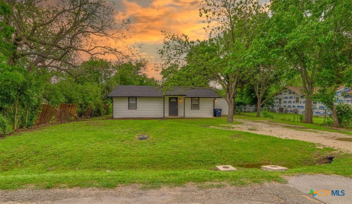 Holland, TX 76534,303 Sumbera ST