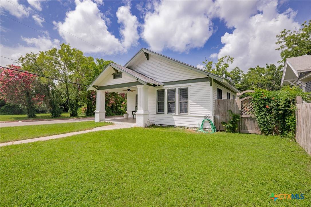 Yoakum, TX 77995,212 Coke ST