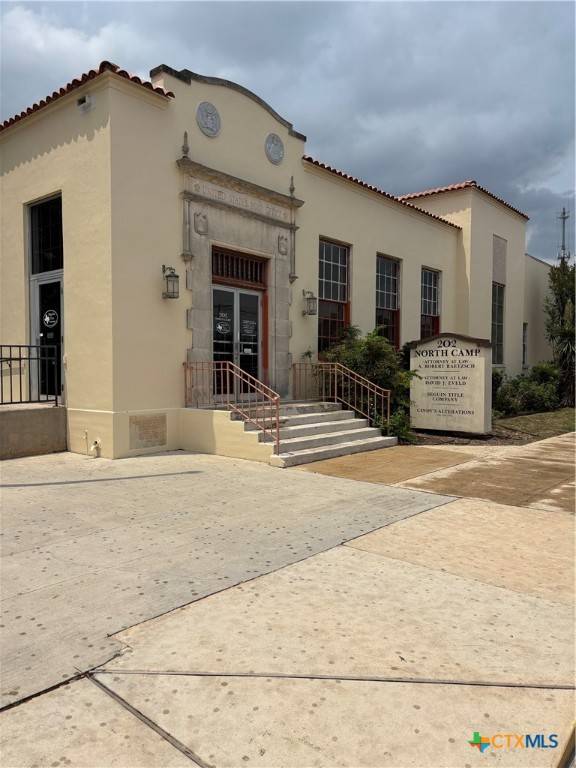 Seguin, TX 78155,202 N Camp ST