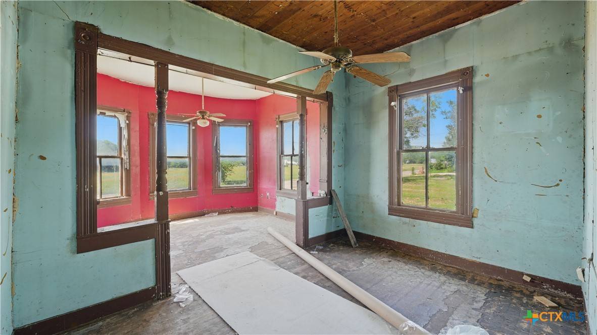 Seguin, TX 78155,316 W Seideman ST