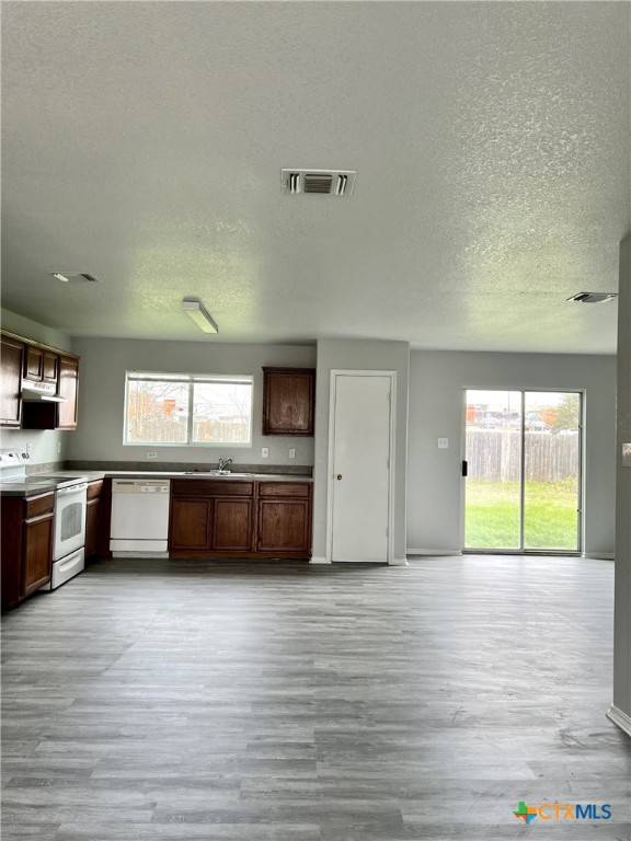 Converse, TX 78109,8619 Key North WAY