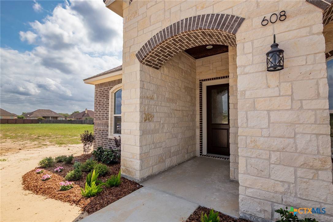 Victoria, TX 77904,608 Auburn HL