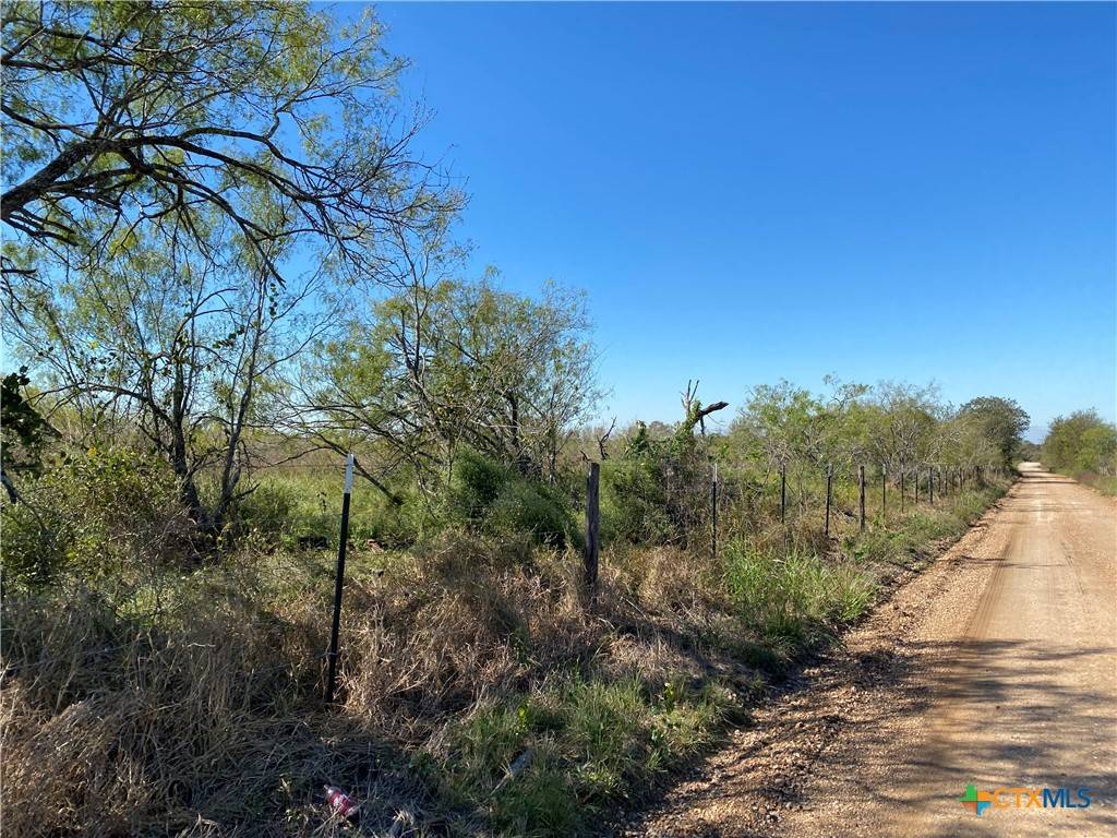 Waelder, TX 78959,000 County Rd 407