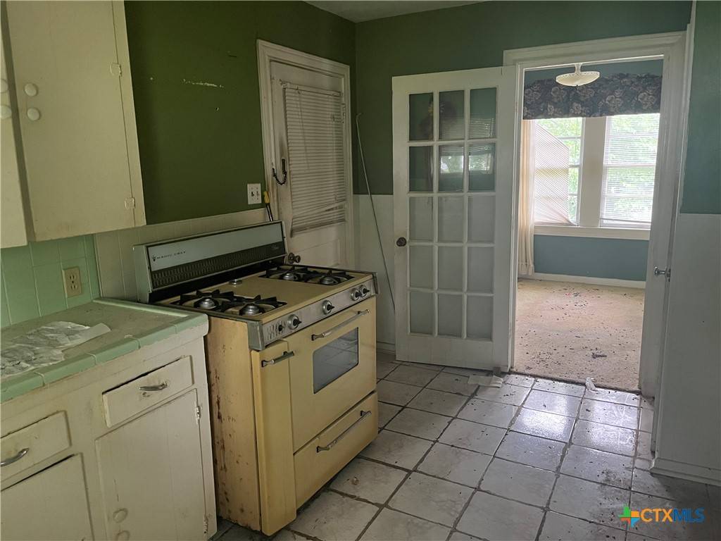 Victoria, TX 77901,406 Lariat LN