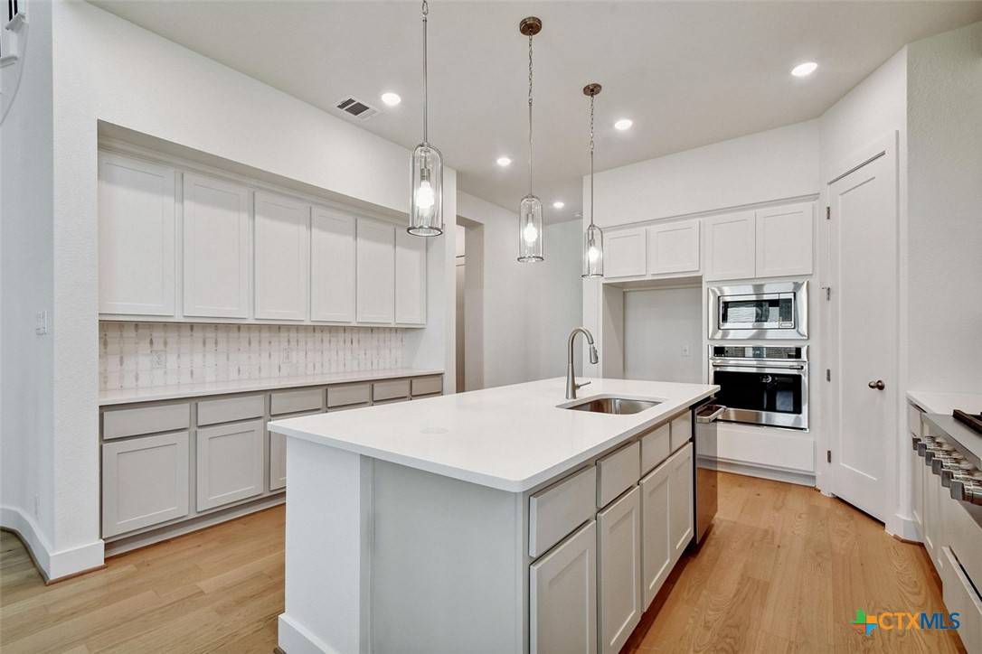 Schertz, TX 78108,5017 Kimble WAY