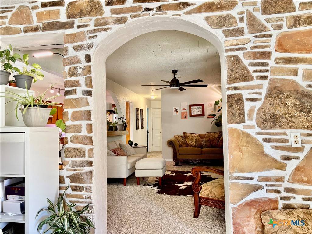 Lampasas, TX 76550,1003 Standifer ST