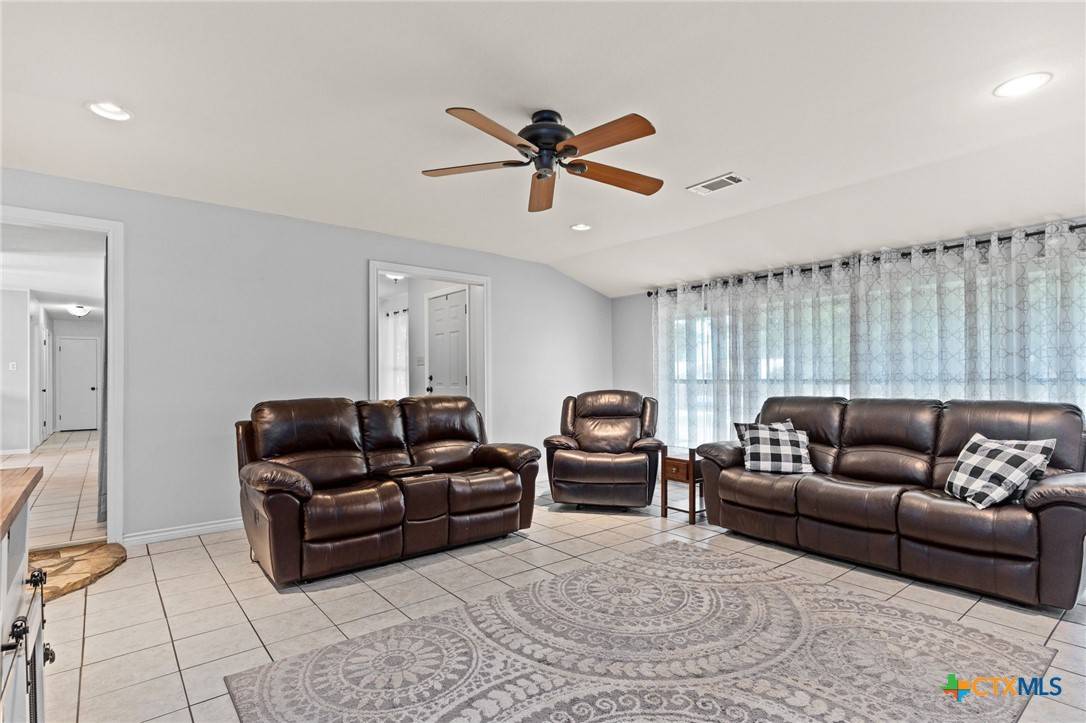 Lampasas, TX 76550,11 Lively LN