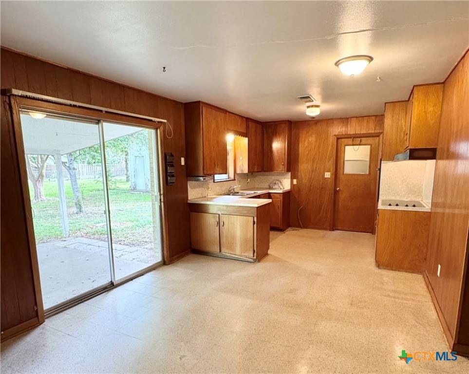 Victoria, TX 77904,110 Edinburgh ST